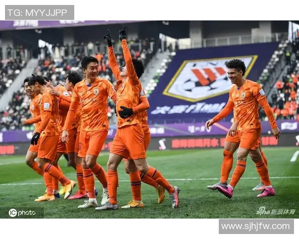 鲁能与大连在足协杯的激战中谁能笑到最后精彩对决即将上演