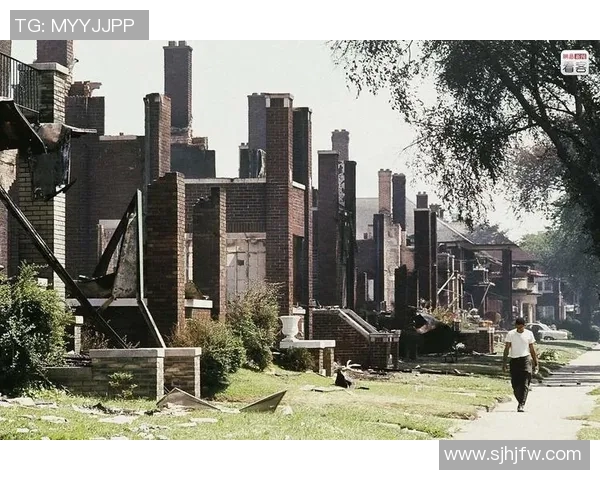 底特律城与流市的对比分析探讨城市发展与衰退的深层原因